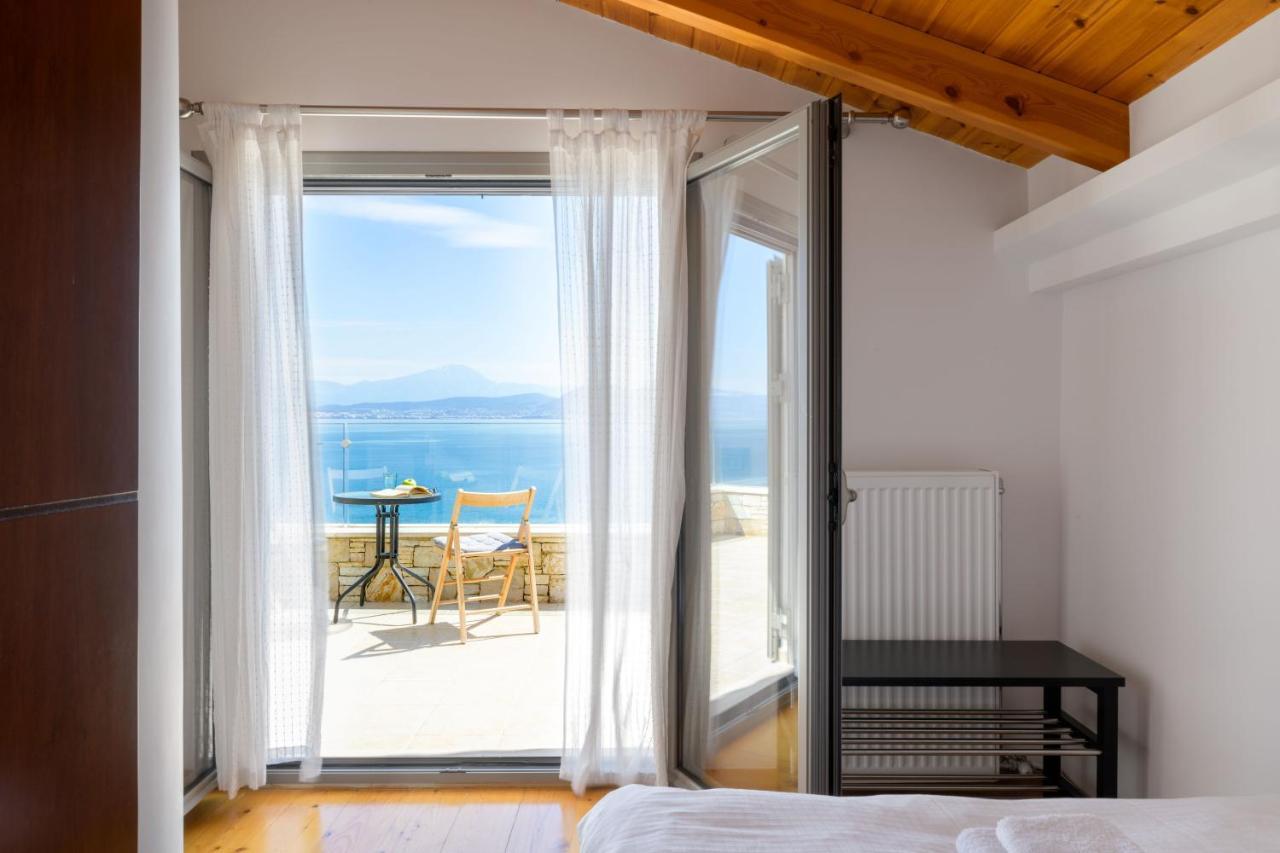 Crystal Beach Villa Халкис Екстериор снимка