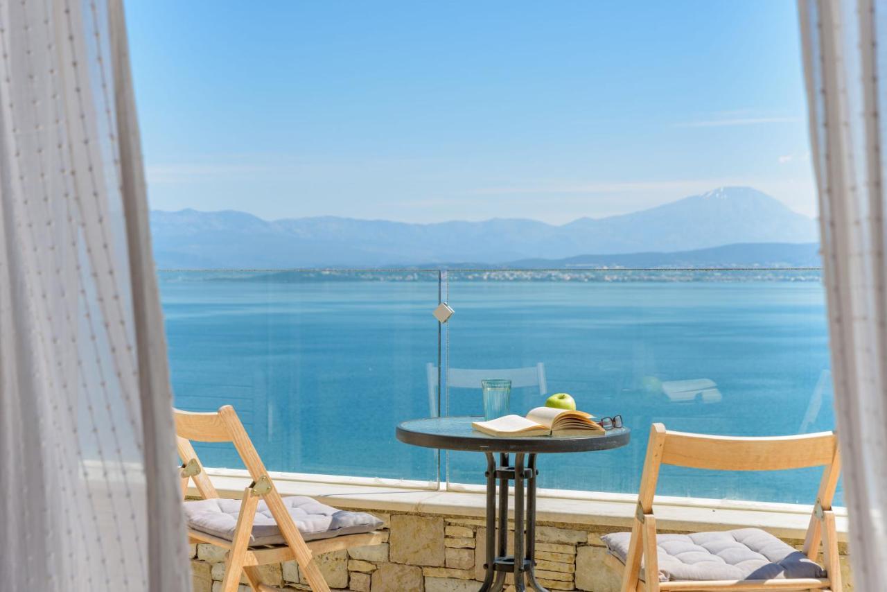Crystal Beach Villa Халкис Екстериор снимка