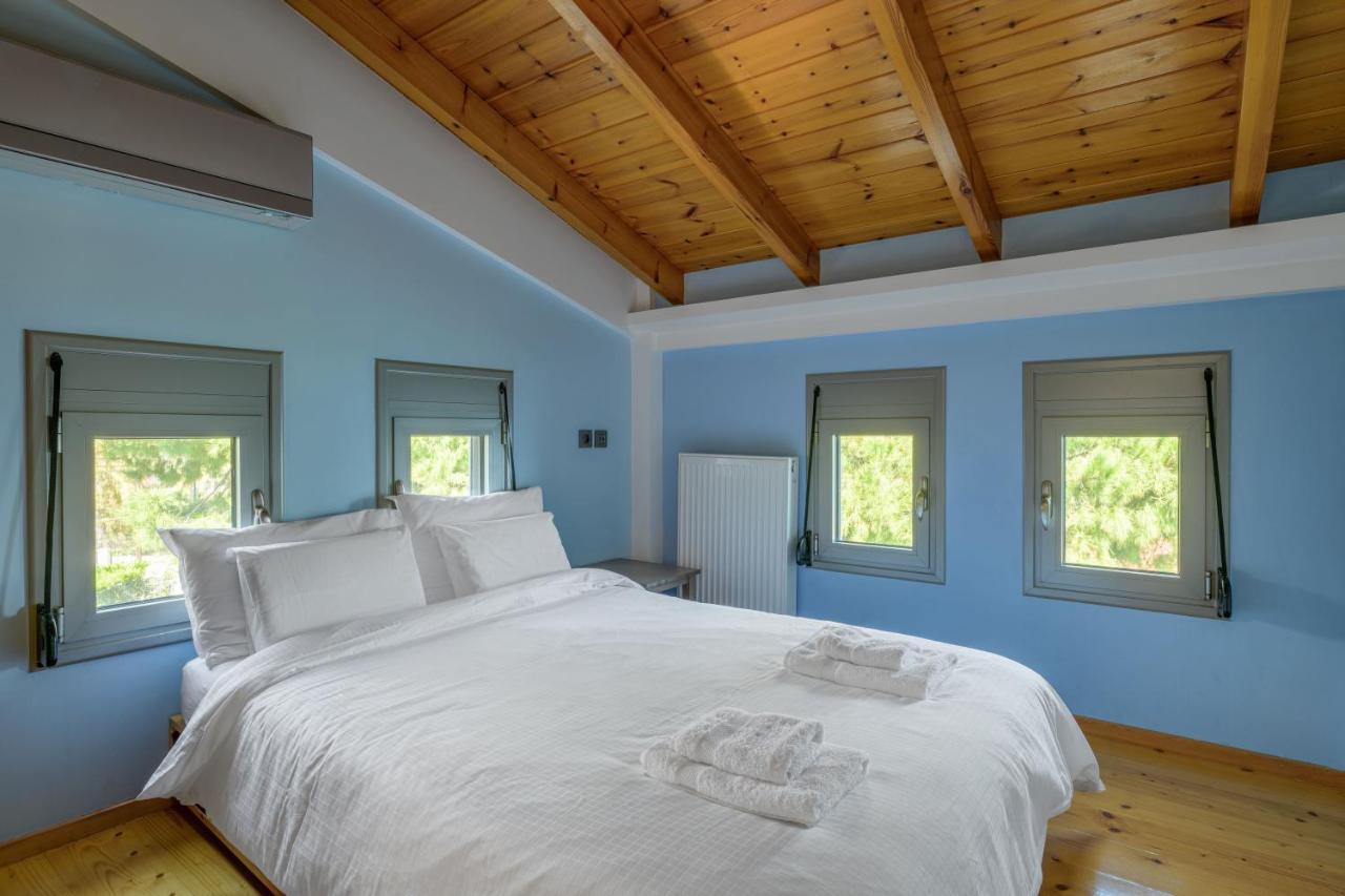 Crystal Beach Villa Халкис Екстериор снимка