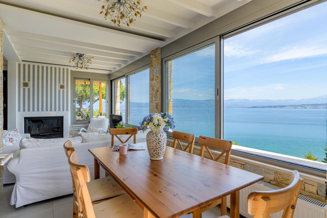 Crystal Beach Villa Халкис Екстериор снимка