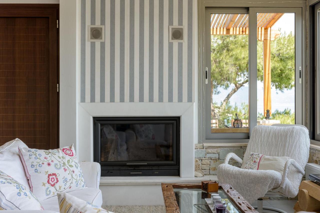 Crystal Beach Villa Халкис Екстериор снимка